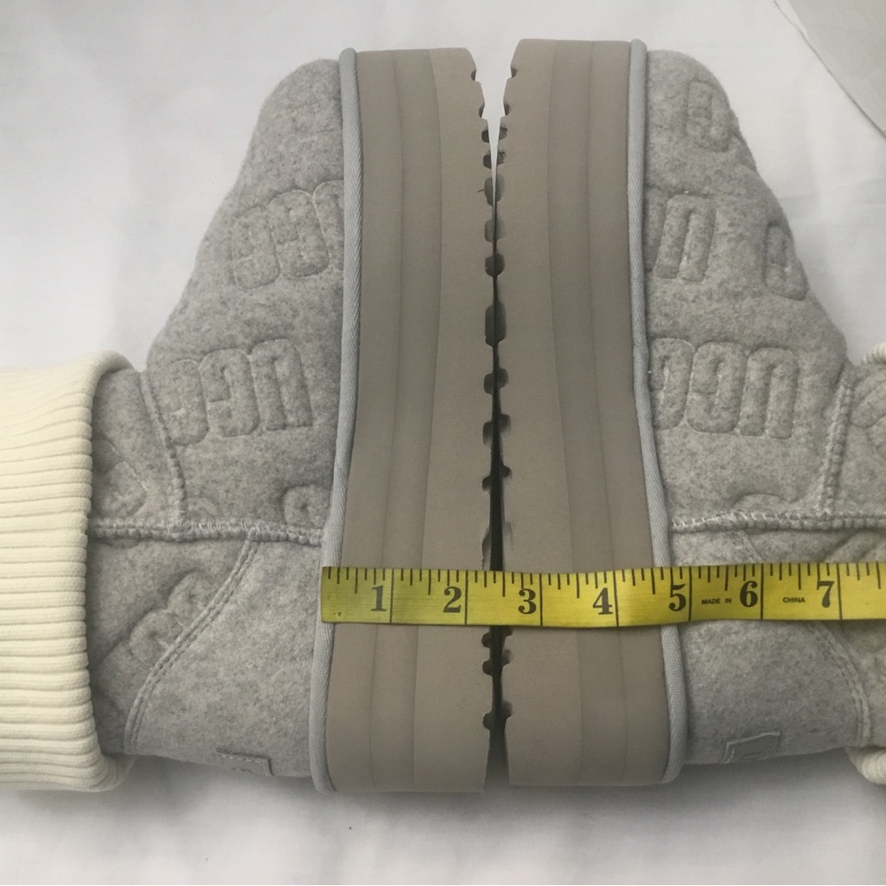 UGGS BOOTS - Picture 6 of 14